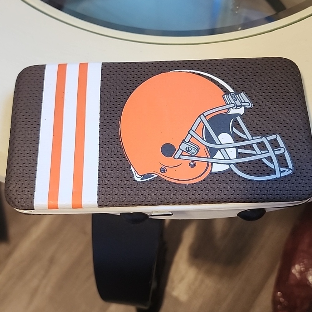 NFL Cleveland Browns  Logo Hard Shell Mesh Women's Wallet New!